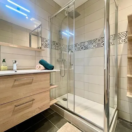 147 - Vue Cite Medievale Et Parking Apartmán *